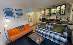 Glen Ness Apartment In Tranquil Area Of City Centre
